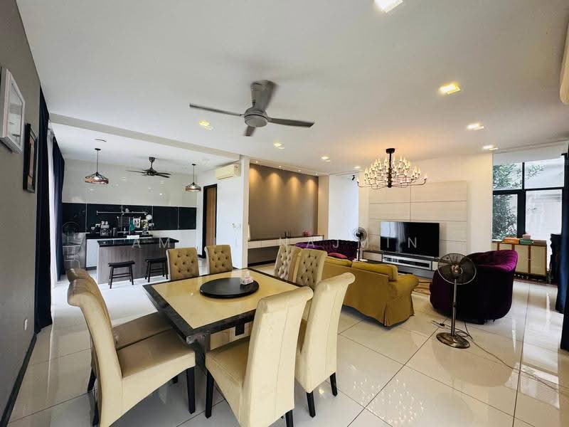 Rumah Berkembar untuk Dijual di Elmina (Shah Alam) - Amril Najmin - Living Room - PropertyGuru.com.my