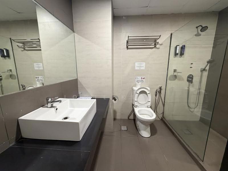 Apartment for Sale at Equatorial Hill Resort - Jodie Kuan - Master Bathroom - PropertyGuru.com.my