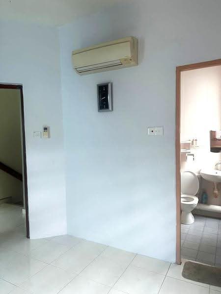 Semi-Detached House for Rent in Bayan Lepas (Penang) - Edwin Ewe - Bathroom - PropertyGuru.com.my