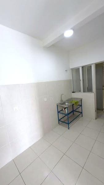 Kondominium untuk Disewa di Sky Awani Residensi 1 - Kew . - Kitchen - PropertyGuru.com.my