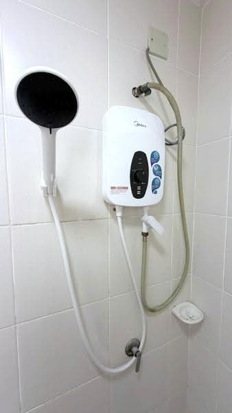 Kondominium untuk Disewa di Sky Awani Residensi 1 - Kew . - Bathroom - PropertyGuru.com.my