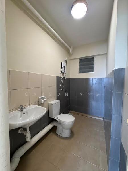 Pangsapuri untuk Disewa di Jiran Residensi - Carson Ang - Bathroom - PropertyGuru.com.my