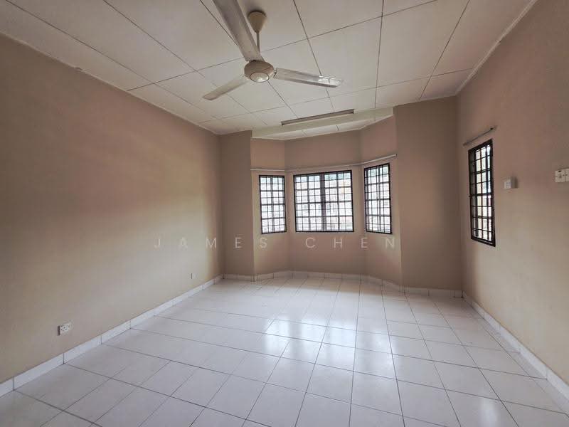 2-storey Terraced House for Sale in Bandar Kinrara (Selangor) - James Chen - Living Room - PropertyGuru.com.my