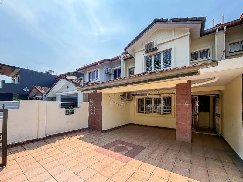 2-storey Terraced House for Sale in Subang Jaya (Selangor) - Nur Adibah Ishak - Exterior - PropertyGuru.com.my