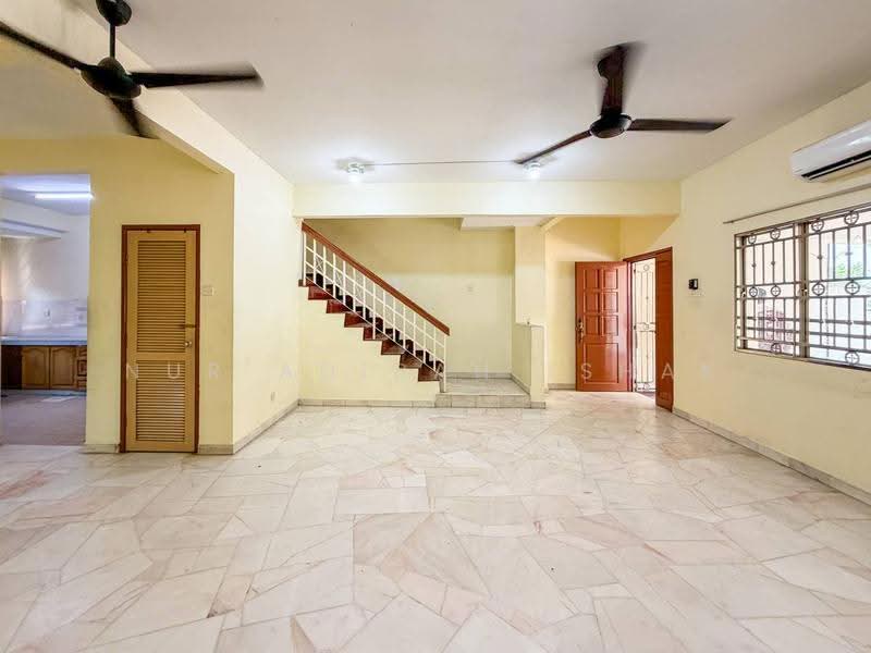 2-storey Terraced House for Sale in Subang Jaya (Selangor) - Nur Adibah Ishak - Living Room - PropertyGuru.com.my