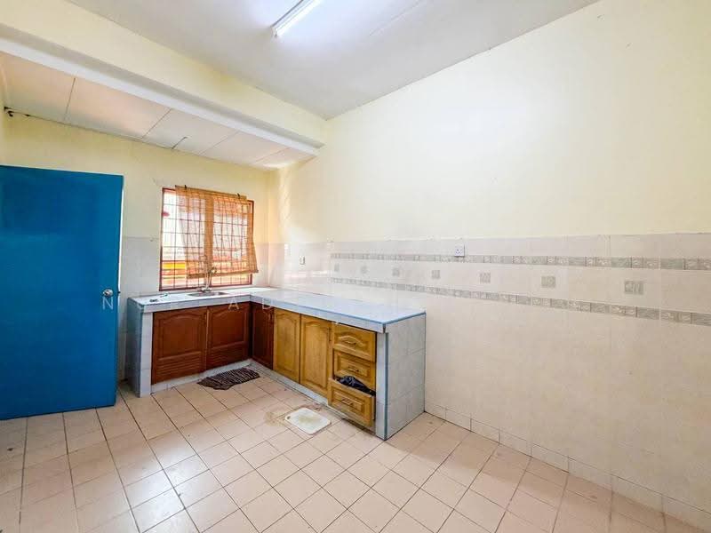 2-storey Terraced House for Sale in Subang Jaya (Selangor) - Nur Adibah Ishak - Kitchen - PropertyGuru.com.my