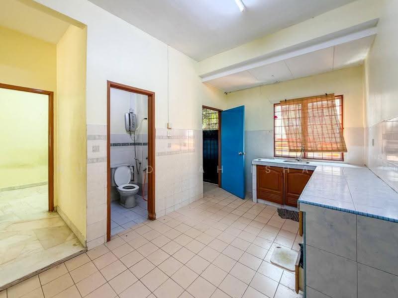 2-storey Terraced House for Sale in Subang Jaya (Selangor) - Nur Adibah Ishak - Kitchen - PropertyGuru.com.my