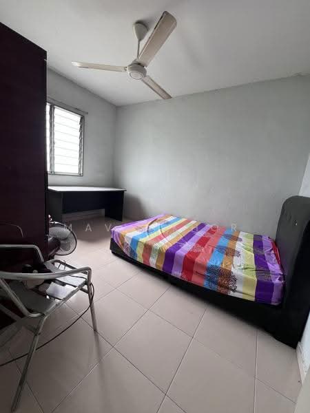 Rumah Flat untuk Dijual di Rumah Pangsa Ampang Jajar - Mavis Khor - Bedroom - PropertyGuru.com.my