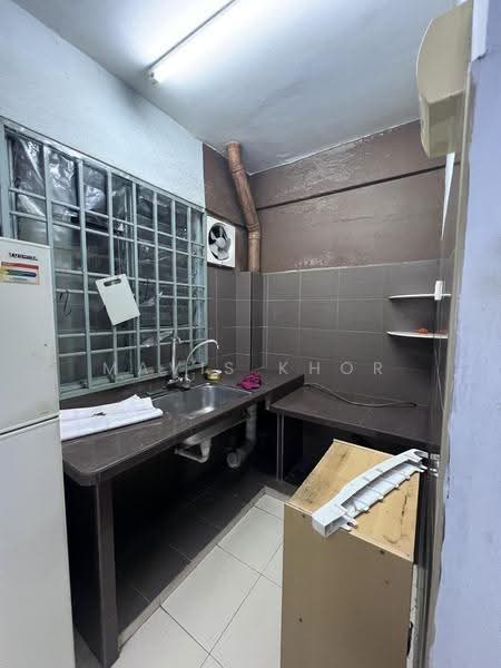 Rumah Flat untuk Dijual di Rumah Pangsa Ampang Jajar - Mavis Khor - Kitchen - PropertyGuru.com.my