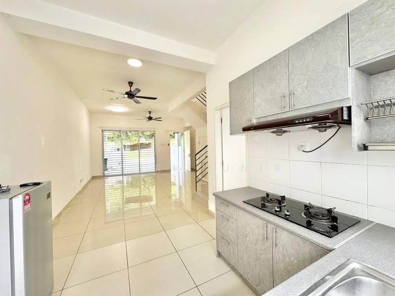 3-storey Terraced House for Sale in Taman Desa Serdang (Seri Kembangan) - Basri Munir - Living Room - PropertyGuru.com.my