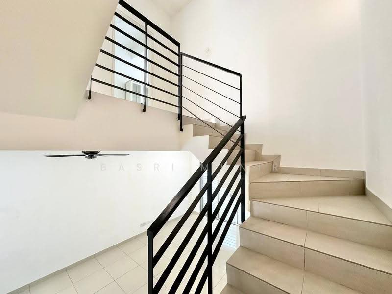 3-storey Terraced House for Sale in Taman Desa Serdang (Seri Kembangan) - Basri Munir - Interior - PropertyGuru.com.my