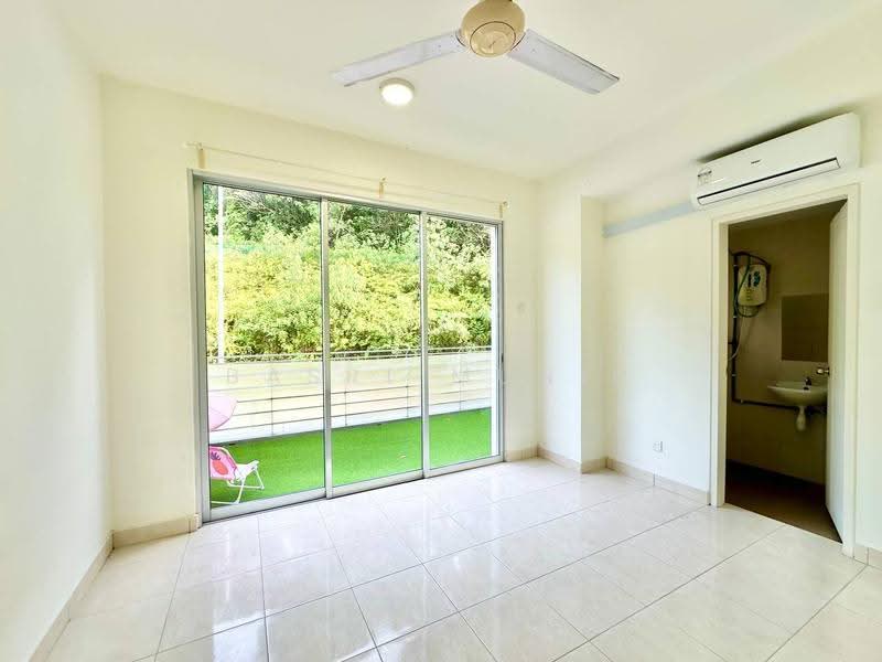 3-storey Terraced House for Sale in Taman Desa Serdang (Seri Kembangan) - Basri Munir - Balcony - PropertyGuru.com.my