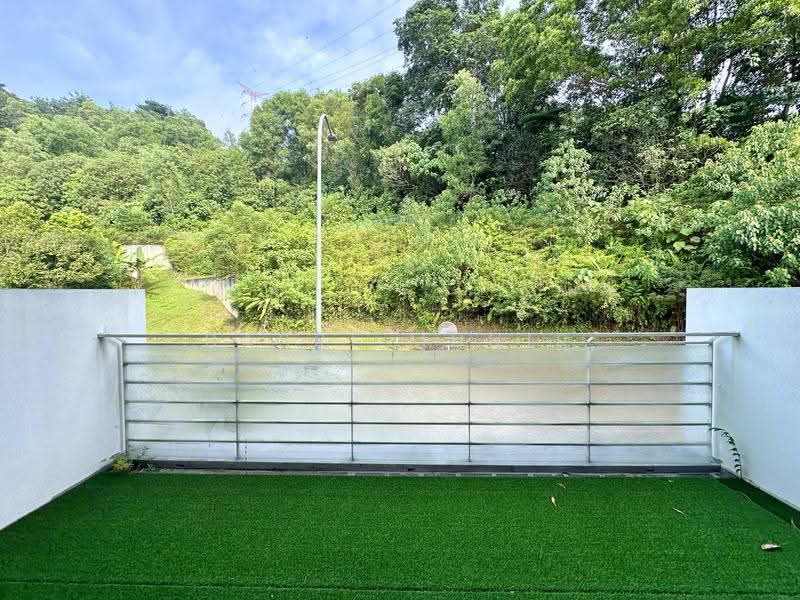 3-storey Terraced House for Sale in Taman Desa Serdang (Seri Kembangan) - Basri Munir - Balcony - PropertyGuru.com.my