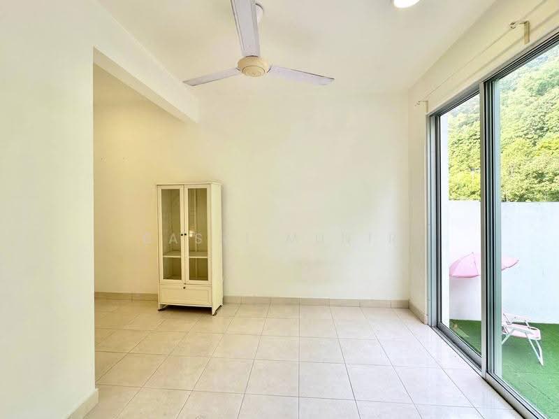 3-storey Terraced House for Sale in Taman Desa Serdang (Seri Kembangan) - Basri Munir - PropertyGuru.com.my