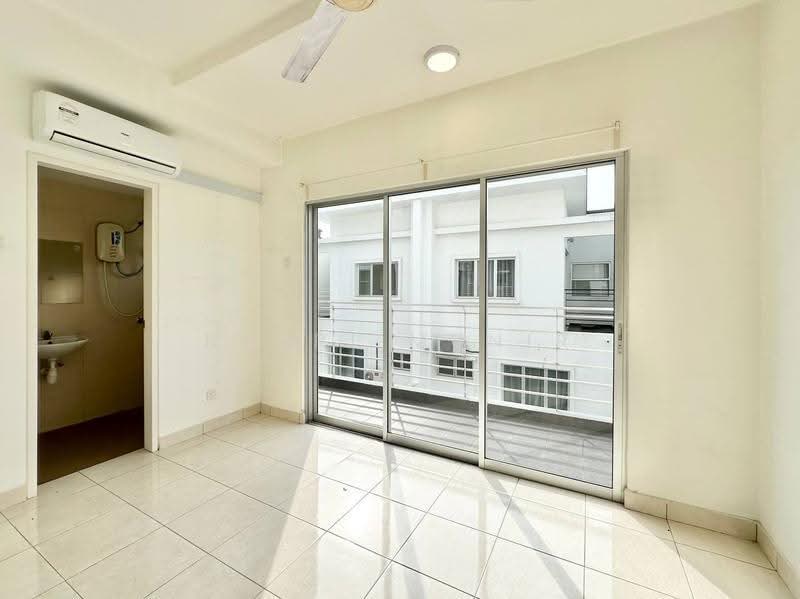 3-storey Terraced House for Sale in Taman Desa Serdang (Seri Kembangan) - Basri Munir - PropertyGuru.com.my