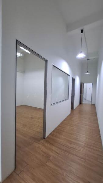 Shop / Office untuk Disewa di Alam Damai (Cheras) - Jasmine Yap - Corridor - PropertyGuru.com.my