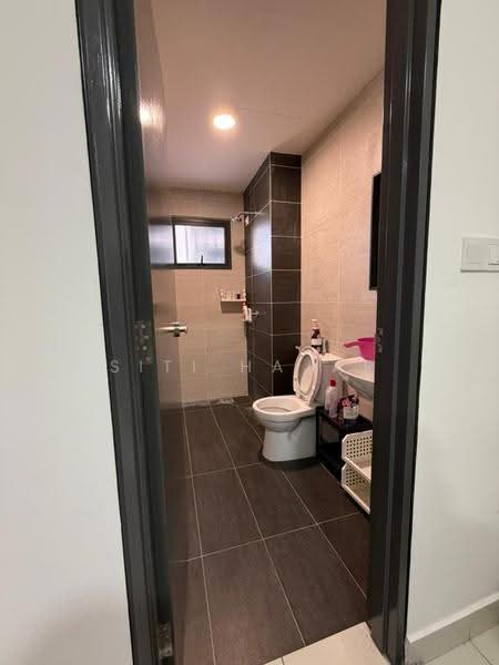 Kediaman Servis untuk Dijual di EDUSENTRAL - Siti Hajar - Bathroom - PropertyGuru.com.my