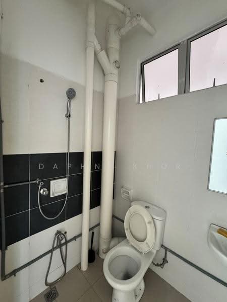 Pangsapuri untuk Dijual di Idaman Iris - Daphne Khor - Bathroom - PropertyGuru.com.my