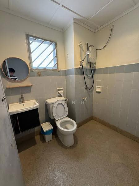 Pangsapuri untuk Disewa di Pan Vista - Yucong . - Bathroom - PropertyGuru.com.my