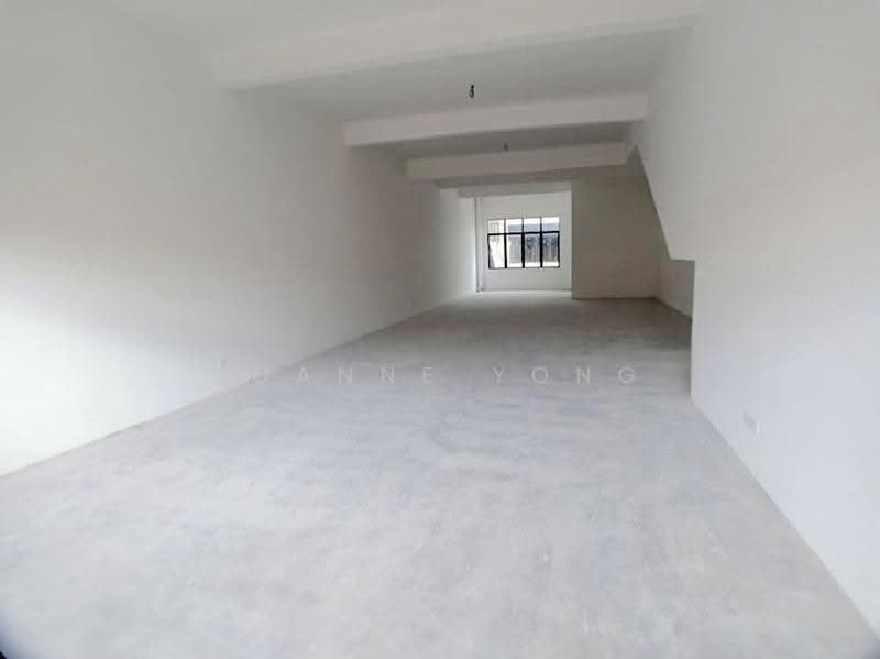 Shop for Rent in Pekan Nanas (Johor) - Joanne Yong - Interior - PropertyGuru.com.my