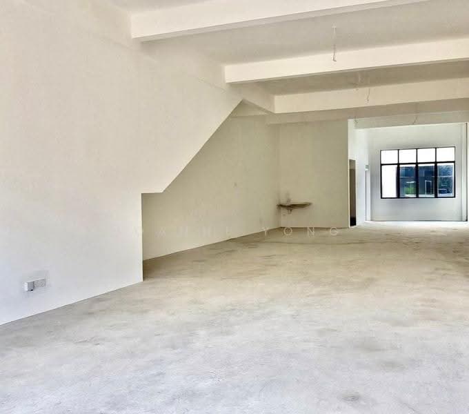 Shop for Rent in Pekan Nanas (Johor) - Joanne Yong - Interior - PropertyGuru.com.my
