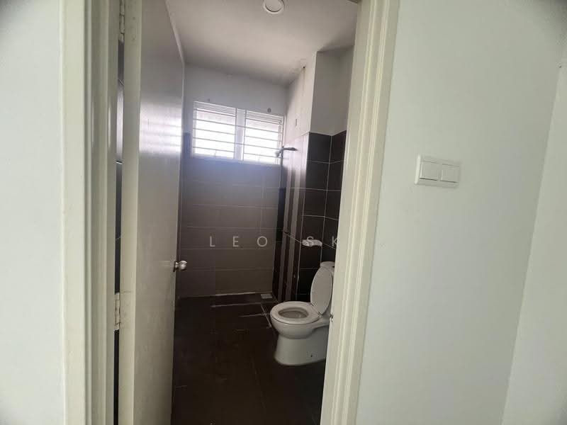2-storey Terraced House for Sale in Bandar Penawar (Kota Tinggi) - Leo SK - Bathroom - PropertyGuru.com.my