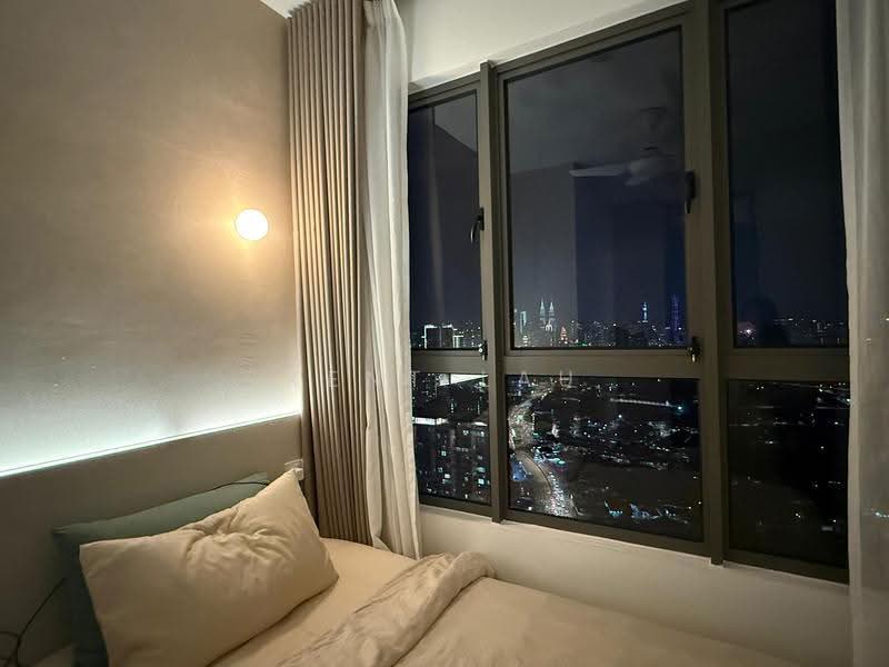 Kediaman Servis untuk Dijual di Kenwingston Platz - Kent Lau - Bedroom - PropertyGuru.com.my