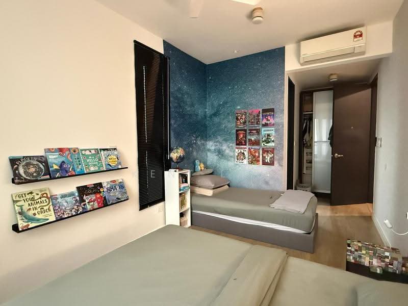Kediaman Servis untuk Dijual di Kenwingston Platz - Kent Lau - Bedroom - PropertyGuru.com.my