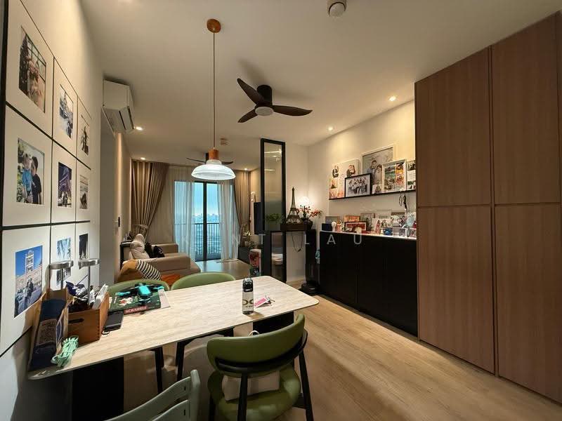 Kediaman Servis untuk Dijual di Kenwingston Platz - Kent Lau - Living Room - PropertyGuru.com.my