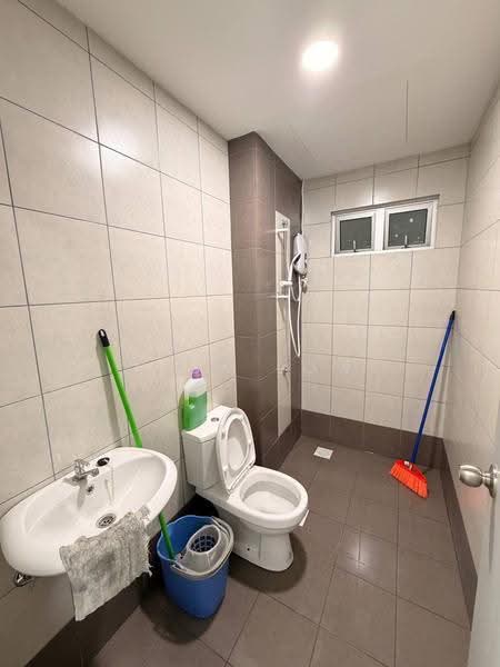 Kediaman Servis untuk Disewa di One 49 Residence - Nick Low - Bathroom - PropertyGuru.com.my