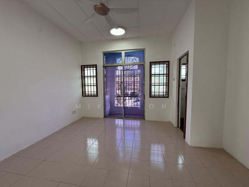 2-storey Terraced House for Sale in Bukit Indah (Iskandar Puteri (Nusajaya)) - Miki Teoh - Living Room - PropertyGuru.com.my