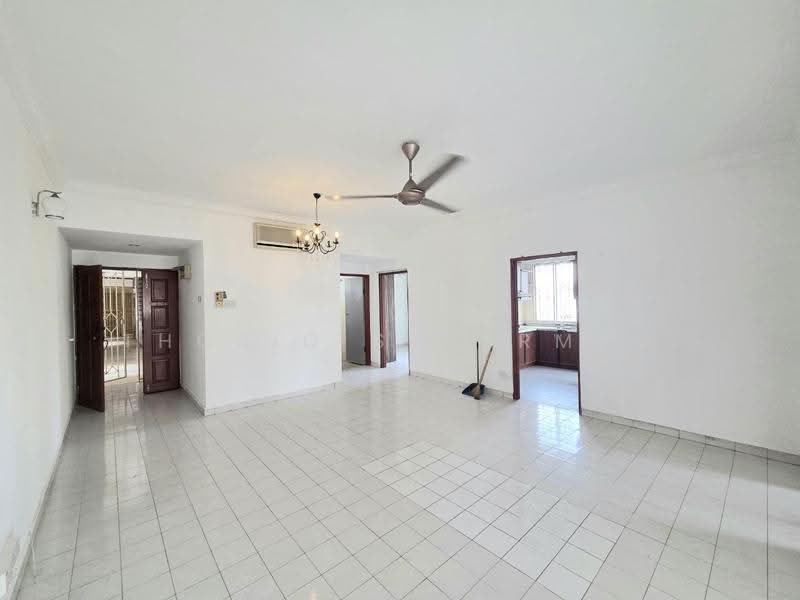 Pangsapuri untuk Dijual di Ixora Apartments - Thoriq Suparman - Living Room - PropertyGuru.com.my