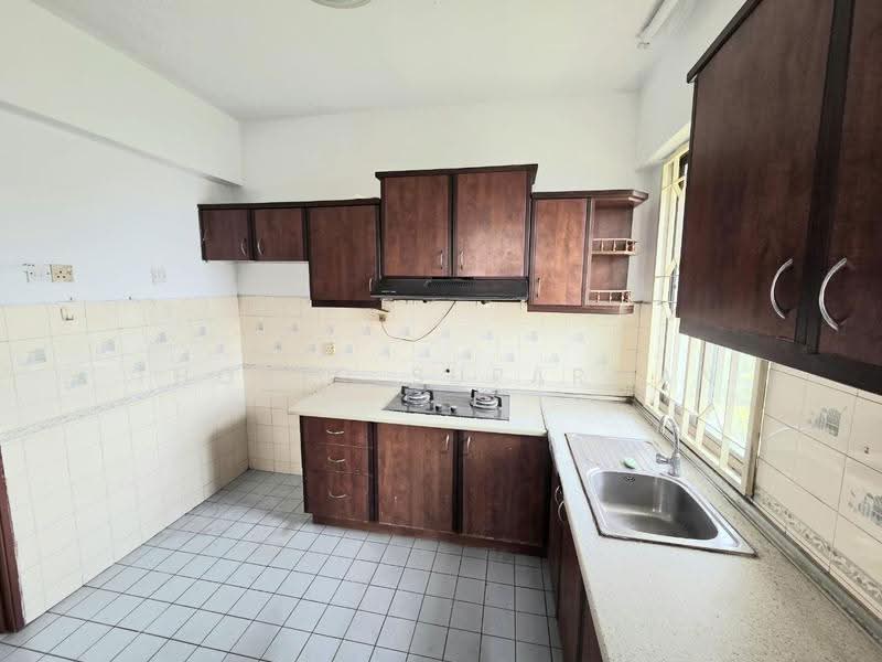 Pangsapuri untuk Dijual di Ixora Apartments - Thoriq Suparman - Kitchen - PropertyGuru.com.my