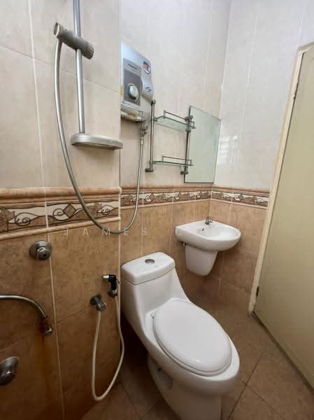 Terraced House for Sale in Bandar Kinrara Seksyen 1 (Bandar Kinrara) - James Chen - Bathroom - PropertyGuru.com.my