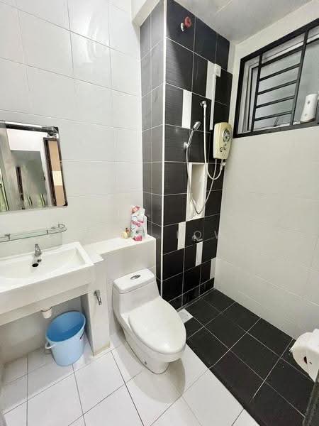 Kediaman Servis untuk Disewa di D'Ambience Residences (Pangsapuri Ikatan Flora) - Nick Low - Bathroom - PropertyGuru.com.my