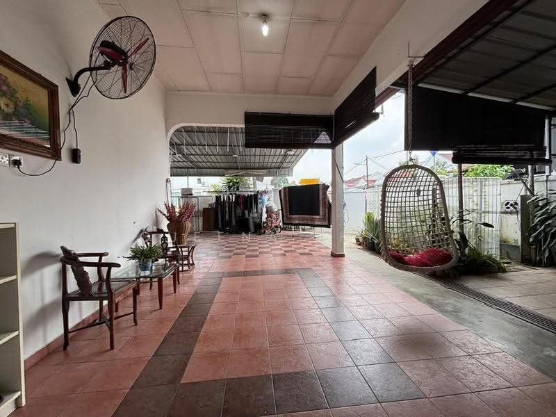 1-storey Terraced House for Sale in Taman Daya (Johor Bahru) - Queena Thye - Exterior - PropertyGuru.com.my