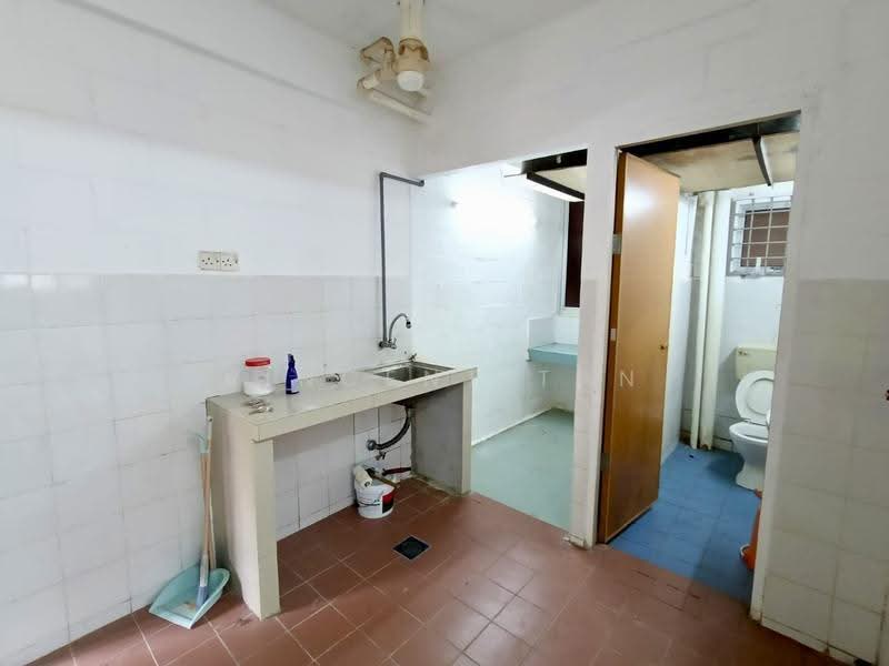 Apartment for Rent at Apartment Lily - Vincent Tan - Kitchen - PropertyGuru.com.my