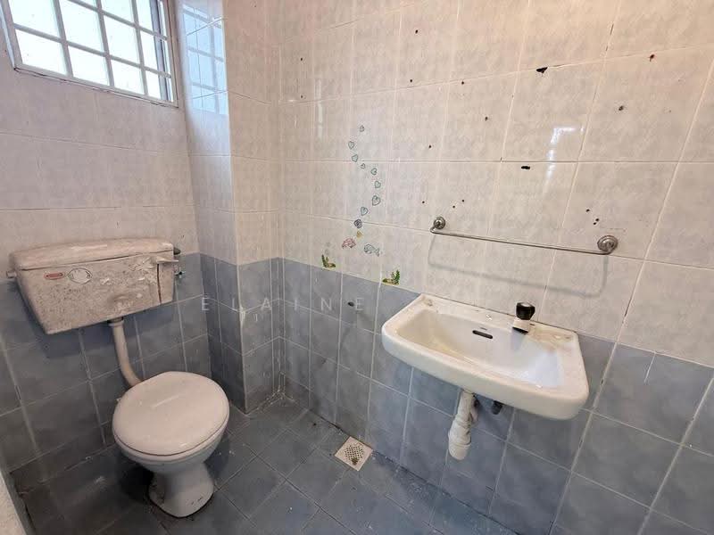 2-storey Terraced House for Rent in Klang (Selangor) - Elaine Tan - Bathroom - PropertyGuru.com.my