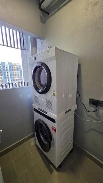 Kediaman Servis untuk Disewa di Lot 15 - Christine Lee - Balcony - PropertyGuru.com.my