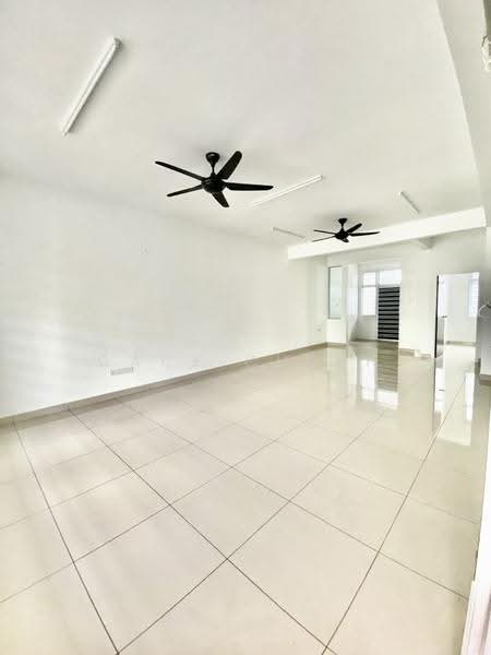 Rumah Teres 2-Tingkat untuk Dijual di Taman Mutiara Rini (Skudai) - Cace Cheah - Living Room - PropertyGuru.com.my