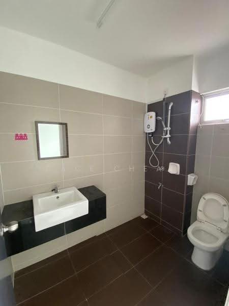 Rumah Teres 2-Tingkat untuk Dijual di Taman Mutiara Rini (Skudai) - Cace Cheah - Bathroom - PropertyGuru.com.my