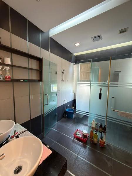 Bungalow House untuk Dijual di Bayu Mas, Vista Mas, Danau Mas (Cheras) - Hugo Gooi - Bathroom - PropertyGuru.com.my