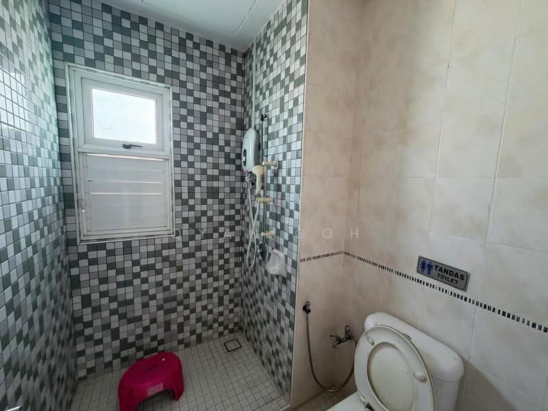 Rumah Teres 3-Tingkat untuk Dijual di Sungai Pinang (Jelutong) - Qyan Goh - Bathroom - PropertyGuru.com.my