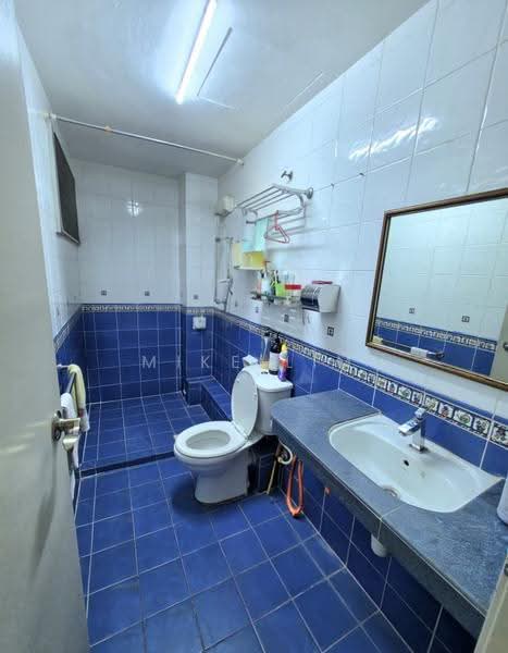 Rumah Bandar untuk Dijual di Taman Lagenda Mas (Cheras) - Mike Lim - Bathroom - PropertyGuru.com.my