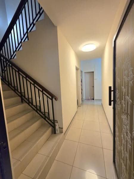 Rumah Bandar untuk Dijual di Taman Lagenda Mas (Cheras) - Mike Lim - Corridor - PropertyGuru.com.my