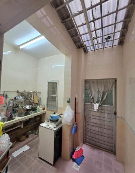 Rumah Bandar untuk Dijual di Taman Lagenda Mas (Cheras) - Mike Lim - Kitchen - PropertyGuru.com.my