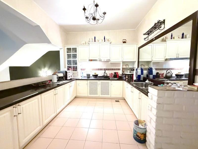 Rumah Berkembar untuk Dijual di Taman Vista Mutiara (Bandar Sungai Long) - Kew . - Kitchen - PropertyGuru.com.my