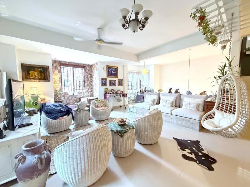 Rumah Berkembar untuk Dijual di Taman Vista Mutiara (Bandar Sungai Long) - Kew . - Living Room - PropertyGuru.com.my
