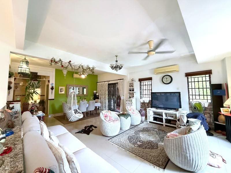 Rumah Berkembar untuk Dijual di Taman Vista Mutiara (Bandar Sungai Long) - Kew . - Living Room - PropertyGuru.com.my