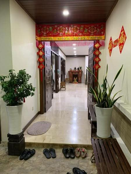 Bungalow House for Sale in Bukit Rahman Putra (Sungai Buloh) - Ethan Swe - Entrance - PropertyGuru.com.my